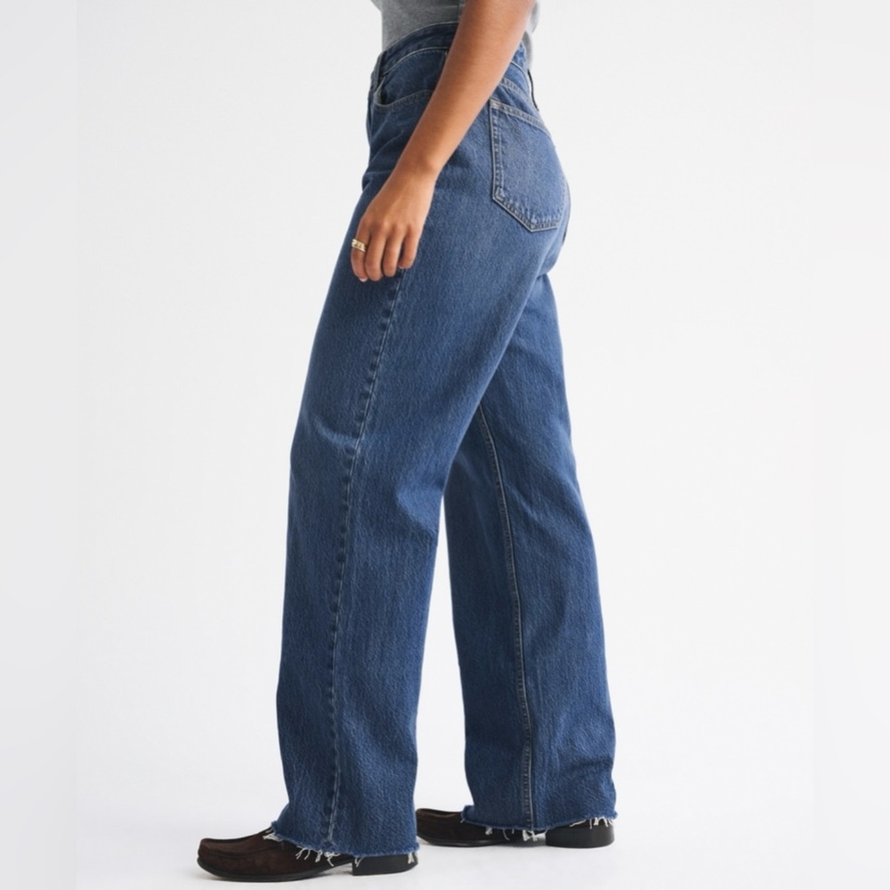 Abercrombie Curve Love Loose high rise jeans! - Picture 5 of 10
